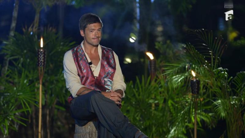 Hainele purtate de Radu Vâlcan la Insula Iubrii sunt la mare căutare! Cât costă piesele vestimentare de care întreabă toată lumea