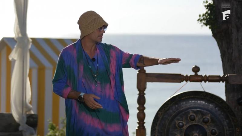 Hainele purtate de Radu Vâlcan la Insula Iubrii sunt la mare căutare! Cât costă piesele vestimentare de care întreabă toată lumea