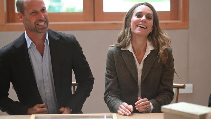 Prințul William alături de Prințesa Kate, ambii îmbrăcați în ținute elegante