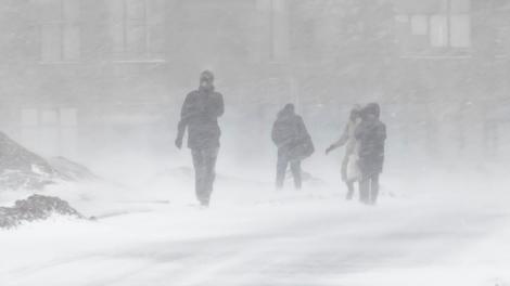 Informare meteo de v&acirc;nt, ninsoare, polei și lapoviță &icirc;n &icirc;ntreaga ţară. Unde este anunțat cod galben de viscol