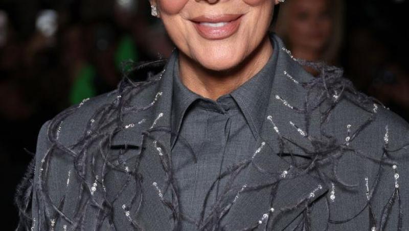 Și-a făcut un lifting de 100.000 de euro, dar mâinile îi trădează vârsta. Kris Jenner și-a dat jos mănușile, iar fanii sunt uimiți