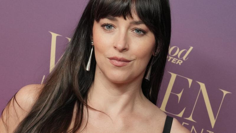 Dakota Johnson iubește din nou după despărțirea de Chris Martin. Cine e noul bărbat cu care s-a afișat