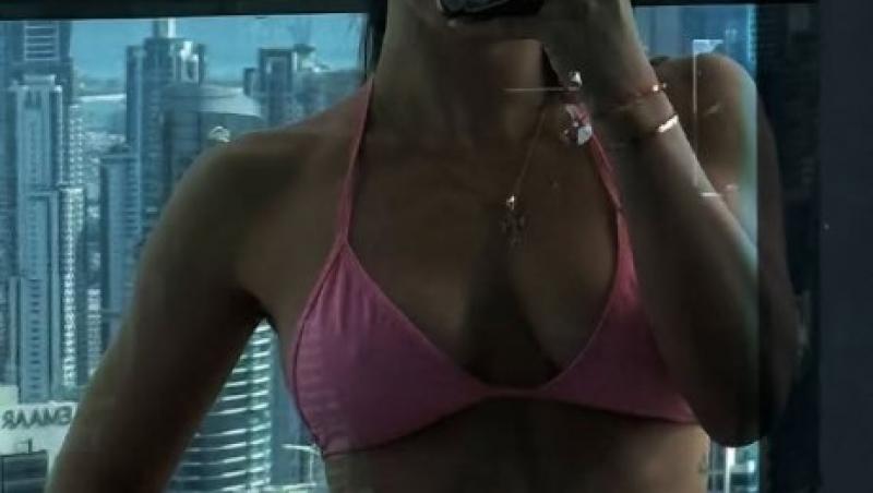 Alexia Eram, imaginea incendiară în costum de baie cu care și-a pus urmăritorii pe jar chiar în prima zi a anului. Cum s-a pozat