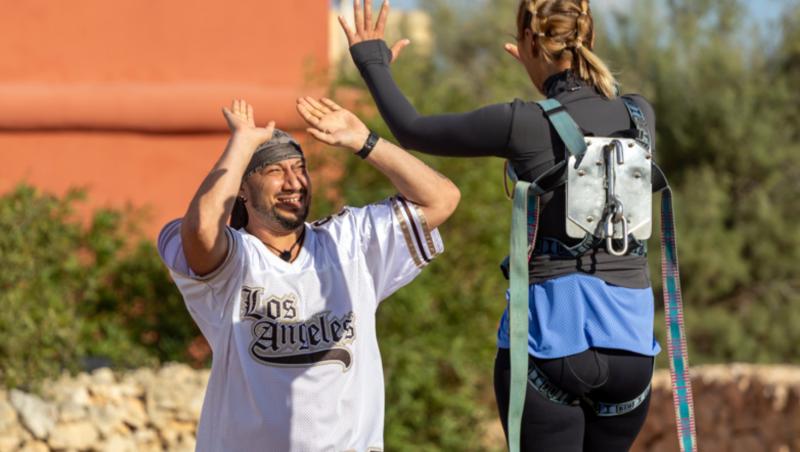 Cum sună „Mititelu Frumușelu”, melodia pe care o fredonează NiCK NND și Cătălina la Power Couple, pentru a se încuraja reciproc