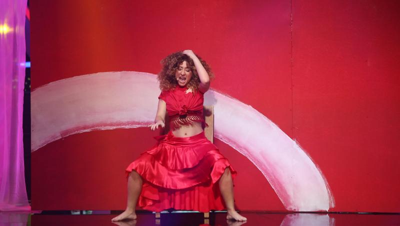 Imagine adorabilă cu Nicole Cherry din copilărie. Cum arăta artista cu părul creț