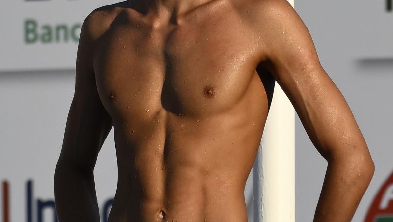 David Popovici a primit titlul de cel mai bun înotător din Europa în 2025. Cum au reacționat fanii sportivului