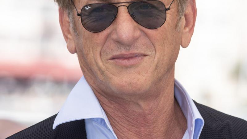 Sean Penn, sărut pasional în plină stradă cu moldoveanca misterioasă care i-a pus capac. Este mai tânără decât fiica lui
