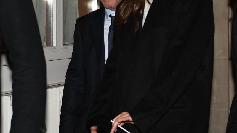 Sean Penn, sărut pasional în plină stradă cu moldoveanca misterioasă care i-a pus capac. Este mai tânără decât fiica lui