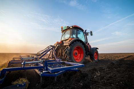 Primăria care vine &icirc;n sprijinul fermierilor! Scutire de impozit pe teren și reducere de 50% la utilaje agricole