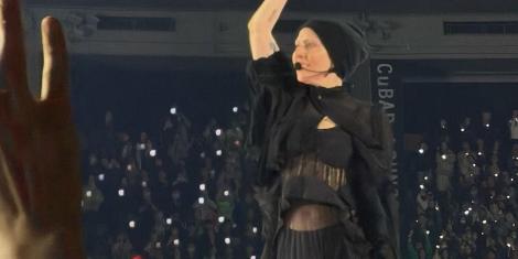 (P) Lady Gaga a ales creațiile designerului rom&acirc;n Diana Caramaci pentru concertele sale din Japonia