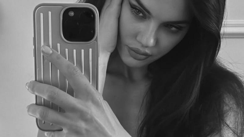 Christina Ich, imaginea incendiară în costum de baie. Cum arată când se întoarce cu spatele