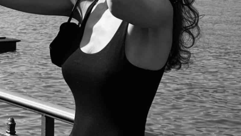 Christina Ich, imaginea incendiară în costum de baie. Cum arată când se întoarce cu spatele