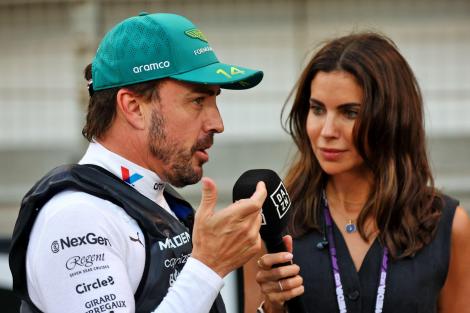 Fernando Alonso se pregătește de venirea pe lume a primului său copil. Cum au fost surprinși pilotul și partenera sa