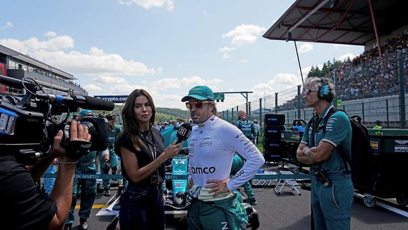 Fernando Alonso se pregătește de venirea pe lume a primului său copil. Cum au fost surprinși pilotul și partenera sa