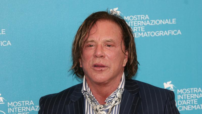 „E umilitor!”. Mickey Rourke, reacție tranșantă după ce s-a aflat că se strâng bani ca să nu fie evacuat din domiciliul său