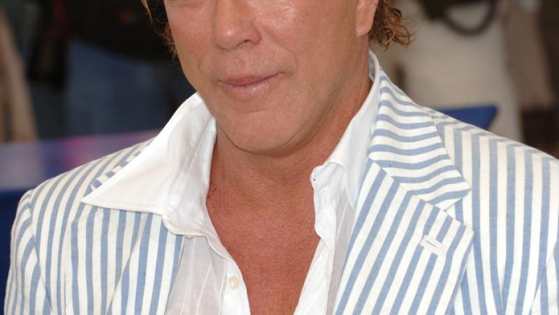 „E umilitor!”. Mickey Rourke, reacție tranșantă după ce s-a aflat că se strâng bani ca să nu fie evacuat din domiciliul său