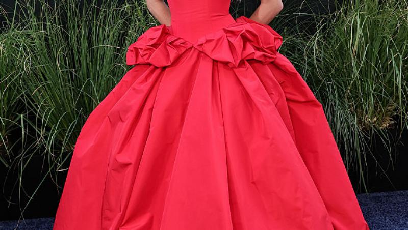 Sydney Sweeney a pozat nud, acoperită doar de vopsea aurie. Imaginile momentului cu cea mai râvnită blondă din showbiz