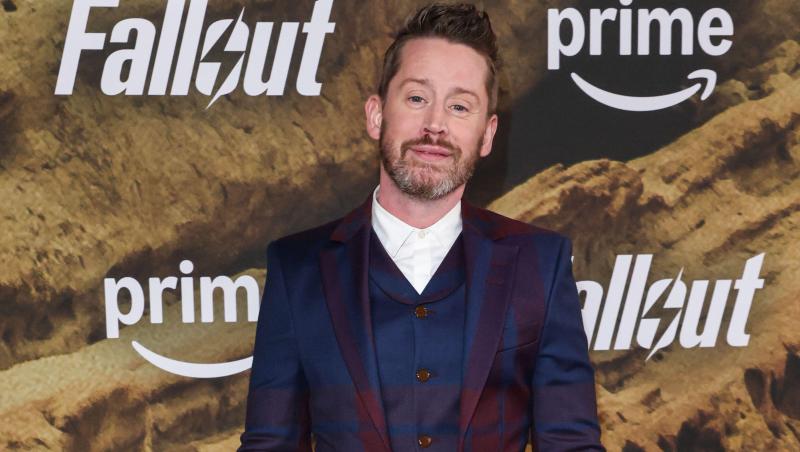 Macaulay Culkin pe covorul roșu Fallout, 2025, fără copiii săi