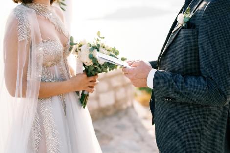 Le-a fost anulată nunta, după ce și-au scris jurămintele cu ajutorul Inteligenței Artificiale. Motivul din spatele deciziei