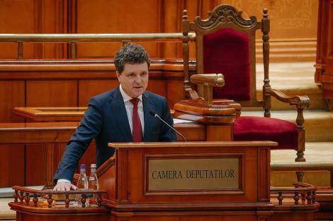 Preşedintele Nicuşor Dan prezintă &icirc;nregistrarea convorbirii dintre pilotul aeronavei Spartan şi controlorul de trafic din Z&uuml;rich