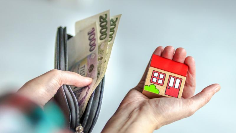 Cât costă, de fapt, să ai grijă de un copil și cât costă să trăiești singur în 2026. Care este mai avantajos în economia de astăzi