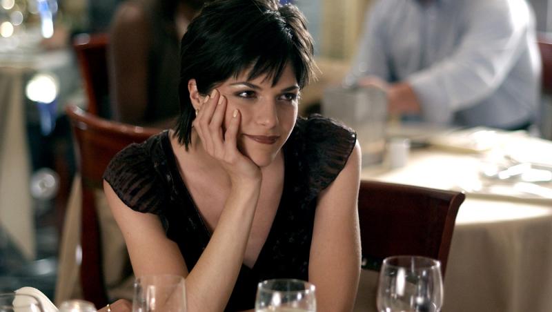 Actrița Selma Blair a fost arestată după ce a devenit violentă în timpul unui zbor. Acuzațiile nu se opresc aici