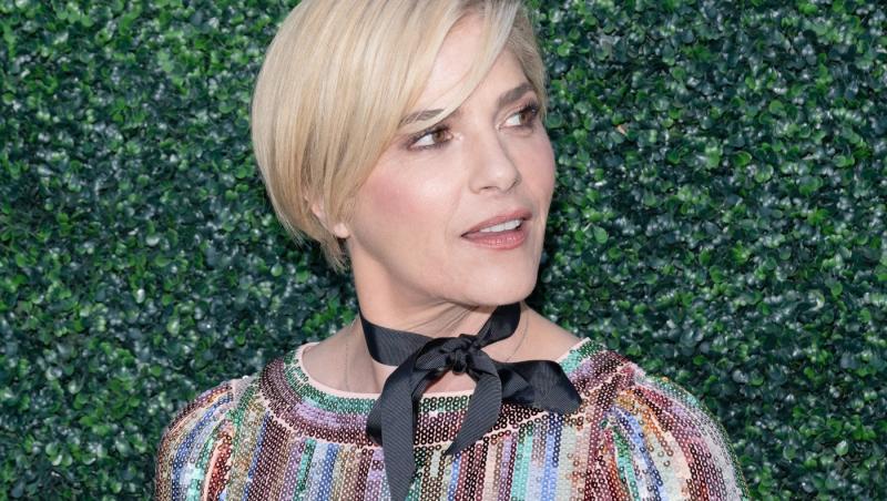 Actrița Selma Blair a fost arestată după ce a devenit violentă în timpul unui zbor. Acuzațiile nu se opresc aici
