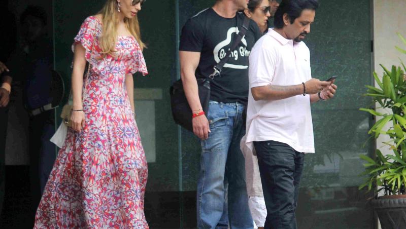 Iulia Vântur, surprinsă din nou alături de Salman Khan în timpul unui ritual sacru