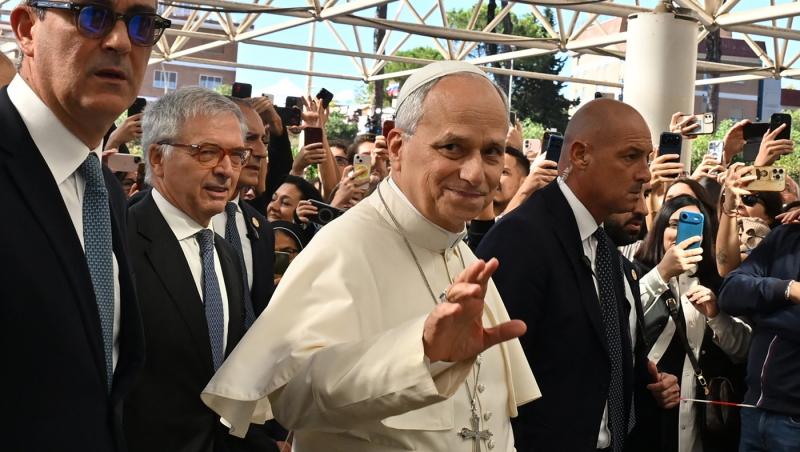 Papa Leon al XIV-lea a fost operat! Ce se știe despre starea de sănătate a Suveranului Pontif după intervenția chirurgicală