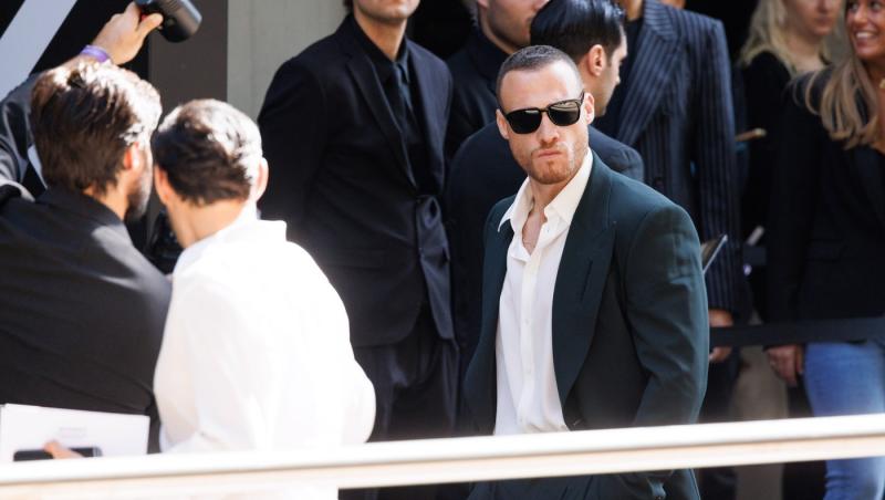 Kerem Bürsin, apariție fără tricou care a atras toate privirile! Cum arată actorul turc care petrece ore întregi în sala de sport