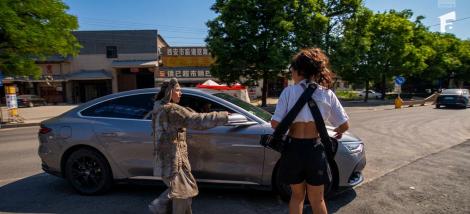 Ana Maria Mocanu, incident neașteptat &icirc;n mașina unui șofer de la autostop. Ce a făcut concurenta: &bdquo;Nu vezi ce faci?&rdquo;