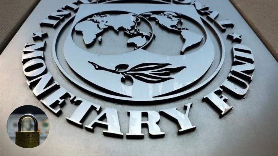 colaj siglă fmi și lacăt în fața unui dolar american