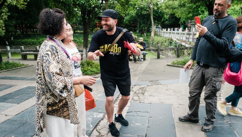 Cele mai tari momente cu Cheloo de la Asia Express - Drumul Mătăsii: „Ca un ceainic într-un film mut!”