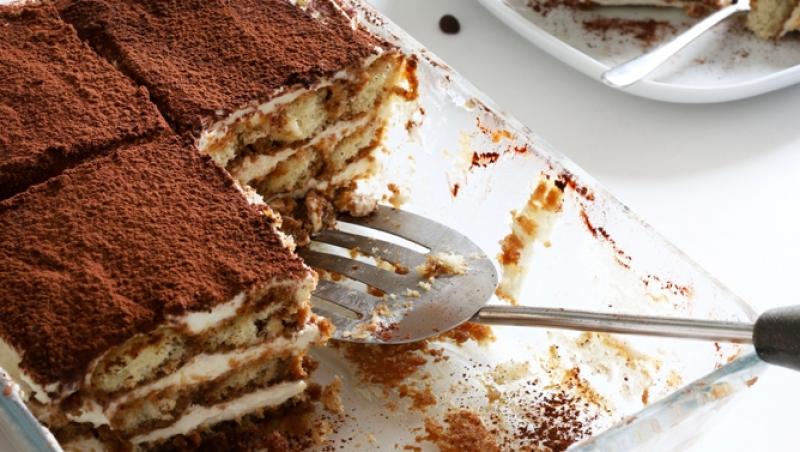 Cum faci tiramisu de dietă, fără zahăr și fără mascarpone. Ingredientul care îl face la fel de cremos ca originalul