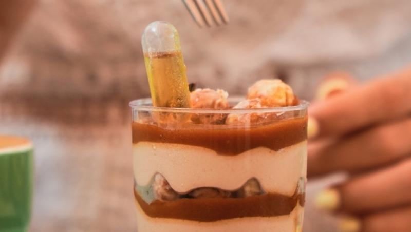 Cum faci tiramisu de dietă, fără zahăr și fără mascarpone. Ingredientul care îl face la fel de cremos ca originalul