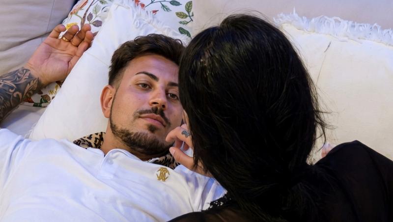Prințul Marco, pus în dificultate de atingerile ispitei Gabriella. Reacția concurentului de la Insula Iubirii