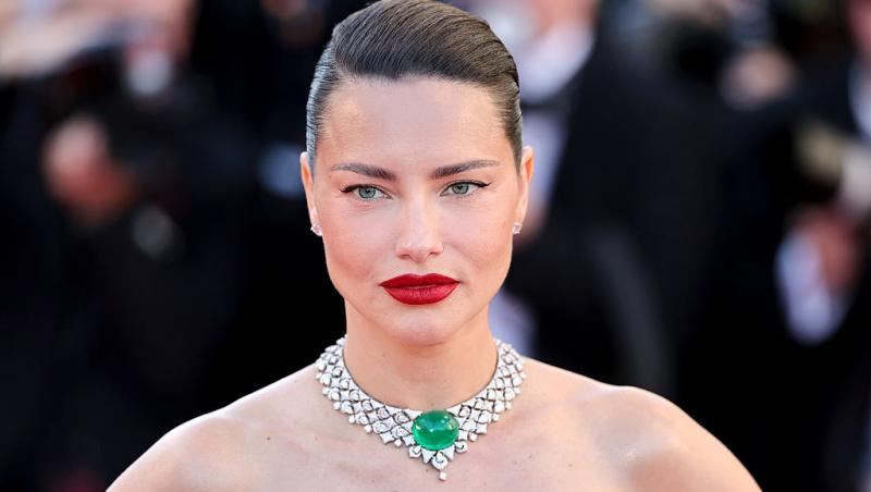 Cum arăta Adriana Lima la 15 ani, când făcea primii pași în modelling. Imaginile cu celebrul supermodel au atras toate privirile