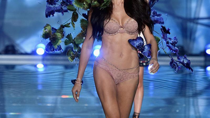 Cum arăta Adriana Lima la 15 ani, când făcea primii pași în modelling. Imaginile cu celebrul supermodel au atras toate privirile