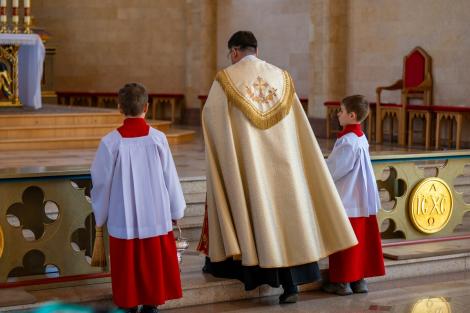 Decizie controversată la Vatican. Ce a pățit un diacon care și-a dat demisia din biserică după ce fiul său a fost abuzat