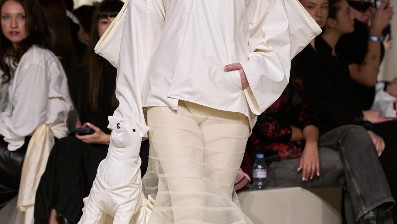 Bucharest Fashion Week 2026: colecțiile spectaculoase care au transformat Bucureștiul într-o capitală a modei