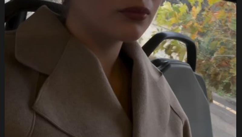 Influenceriță, în lacrimi după ce a fost amendată într-un mijloc de transport în comun din Capitală. Momentul a fost filmat |VIDEO