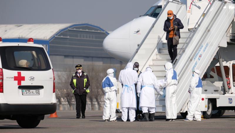 Alertă pe un aeroport din Germania, după ce mai mulți pasageri s-au îmbolnăvit în timpul zborului. Suspiciuni de norovirus