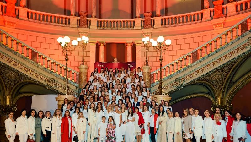 DRAGOSTEA POARTĂ PANTOFII ROŞII. Dragostea nu lovește. Shero a umplut Ateneul Român și cere Registrul Agresorilor