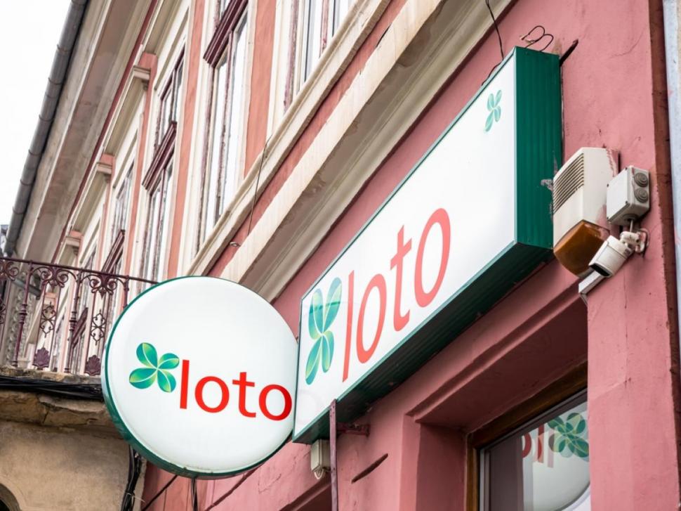 S-a c&acirc;știgat marele premiu la Loto 6/49! Un rom&acirc;n a dat lovitura cu un bilet de doar 24,50 lei. C&acirc;te milioane a c&acirc;știgat