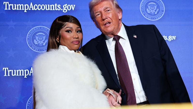 donald trump d&acirc;nd m&acirc;na cu nicki minaj