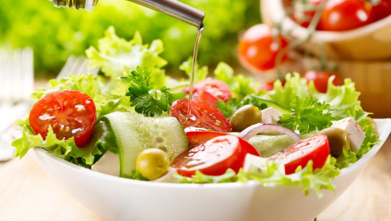 5 combinații de alimente care ajută organismul să absoarbă mai bine vitaminele și mineralele. Ce recomandă un nutriționist