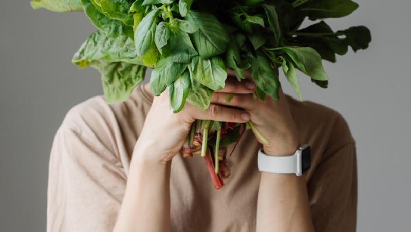 5 combinații de alimente care ajută organismul să absoarbă mai bine vitaminele și mineralele. Ce recomandă un nutriționist