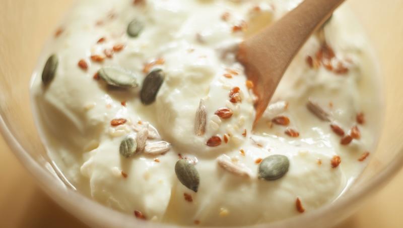 5 combinații de alimente care ajută organismul să absoarbă mai bine vitaminele și mineralele. Ce recomandă un nutriționist