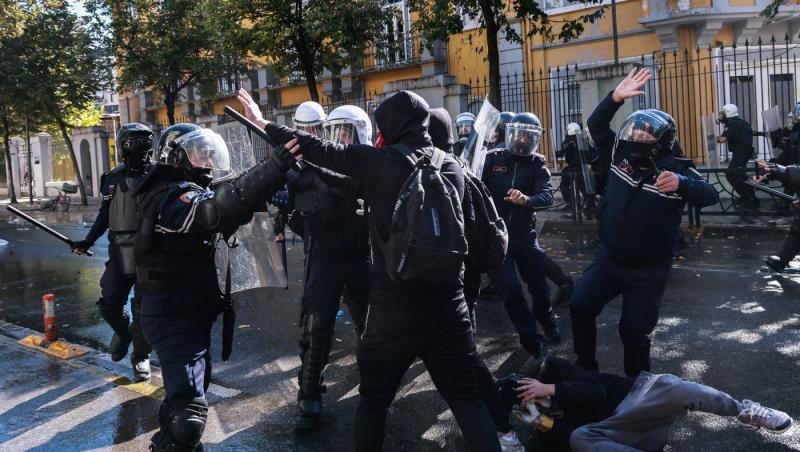 De ce nu trebuie să folosești apă după expunerea la spray paralizant. Ce recomandă specialiștii pentru calmarea arsurilor