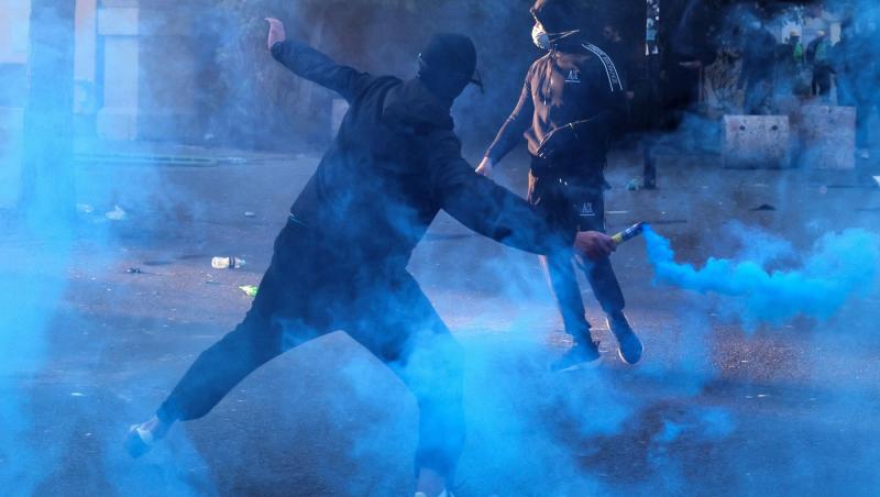 De ce nu trebuie să folosești apă după expunerea la spray paralizant. Ce recomandă specialiștii pentru calmarea arsurilor